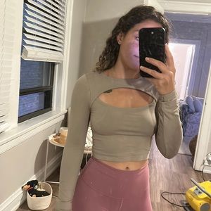 Garage keyhole crop top long sleeve